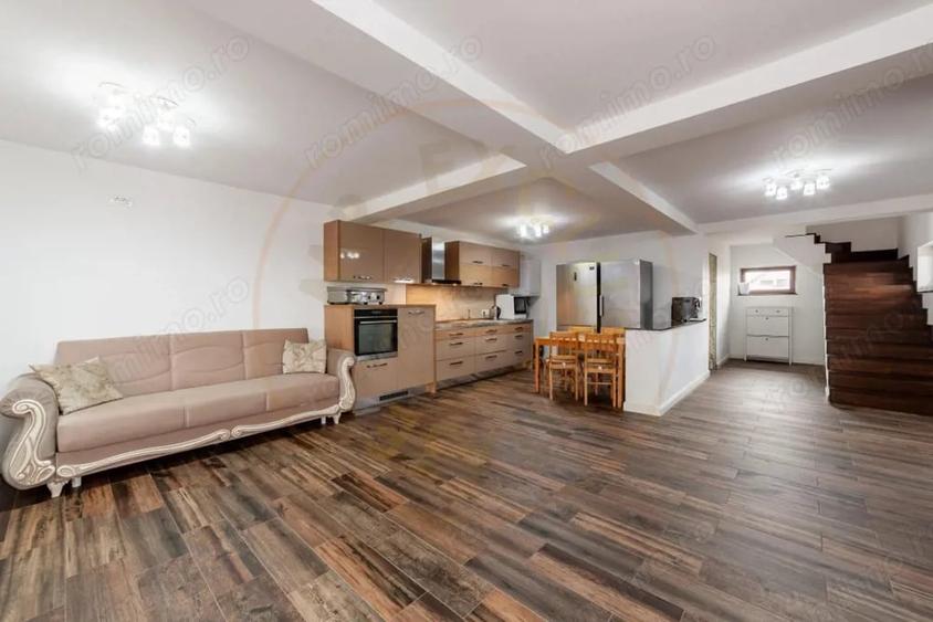 Casă cu Teren 477 Mp în Bradu
