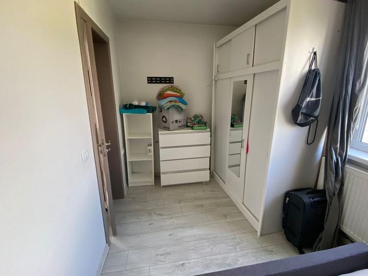 Apartament cu 2 camere semidecomandat în Petrișor