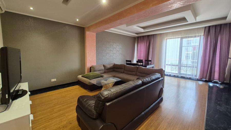 Apartament cu 3 camere decomandat în Barbu Văcărescu