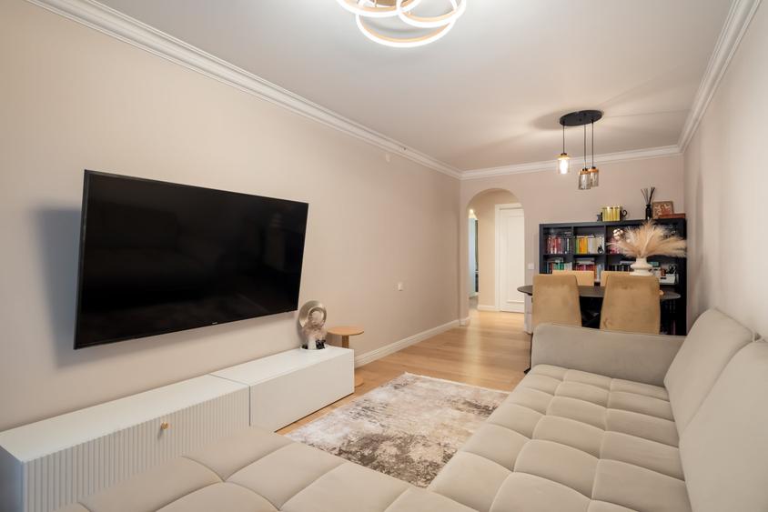 Apartament cu 3 camere decomandat în Barbu Văcărescu