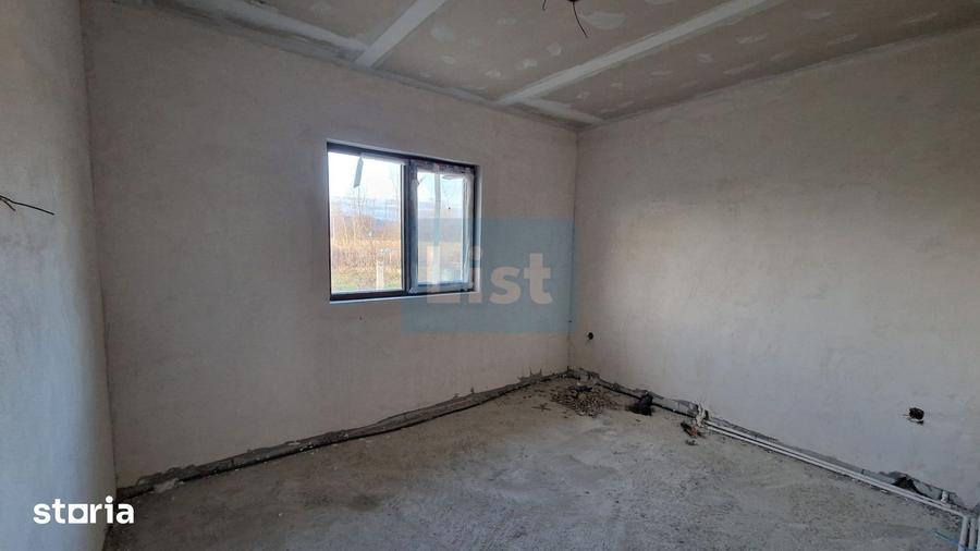 Casă cu 3 camere cu Teren 900 Mp în Coltău
