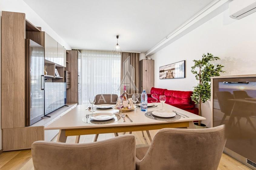 Apartament cu 3 camere semidecomandat, mobilat în Take Ionescu