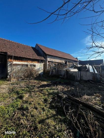 Casă cu 4 camere cu Teren 2700 Mp în Dumitrița