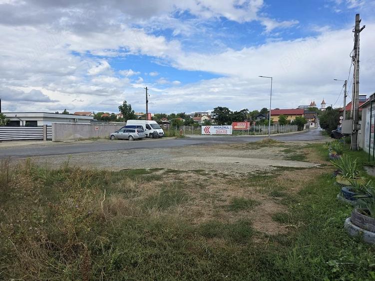 Teren de 11000 mp, în Traian