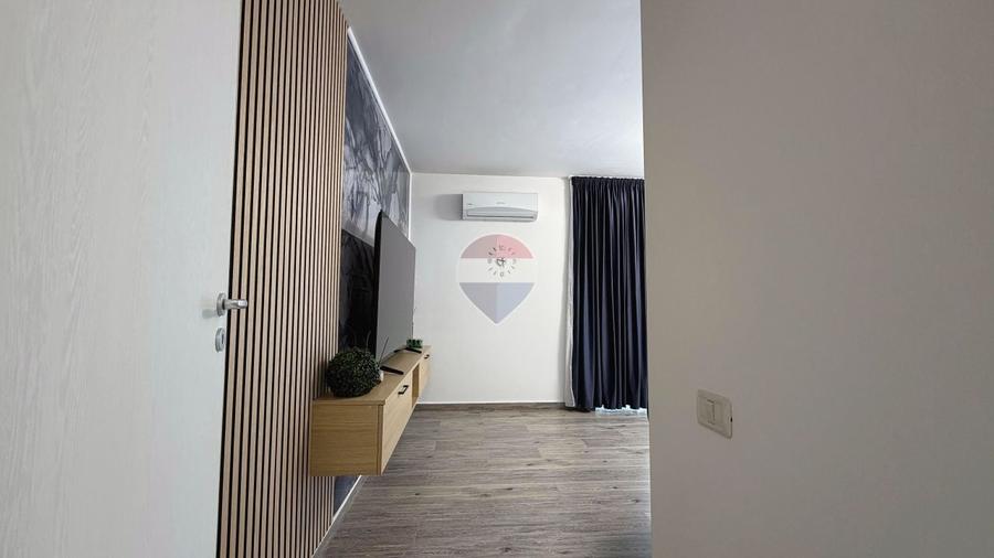 Apartament cu 2 camere decomandat, mobilat în Tractorul