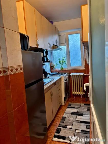 Apartament cu 2 camere semidecomandat în Km 4
