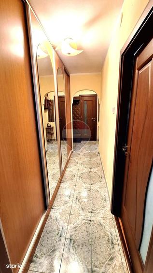 Apartament cu 2 camere decomandat în Titan