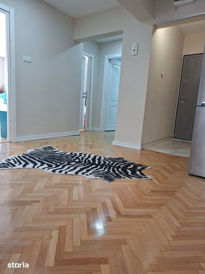 Apartament cu 4 camere decomandat în Central