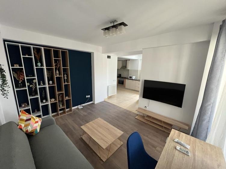 Apartament cu 2 camere decomandat, mobilat în Decebal