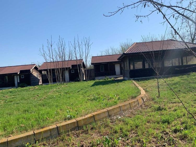 Casă cu 4 camere în Plopul