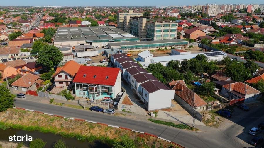 Casă cu 4 camere în Intim