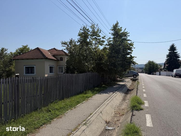 Casă cu 5 camere cu Teren 2119 Mp în Central