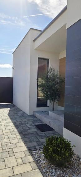 Duplex cu 4 camere cu Canalizare în Dumbrăvița