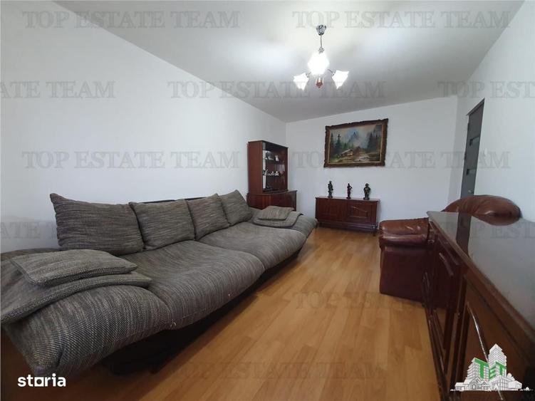 Apartament cu 4 camere decomandat, mobilat în Gara