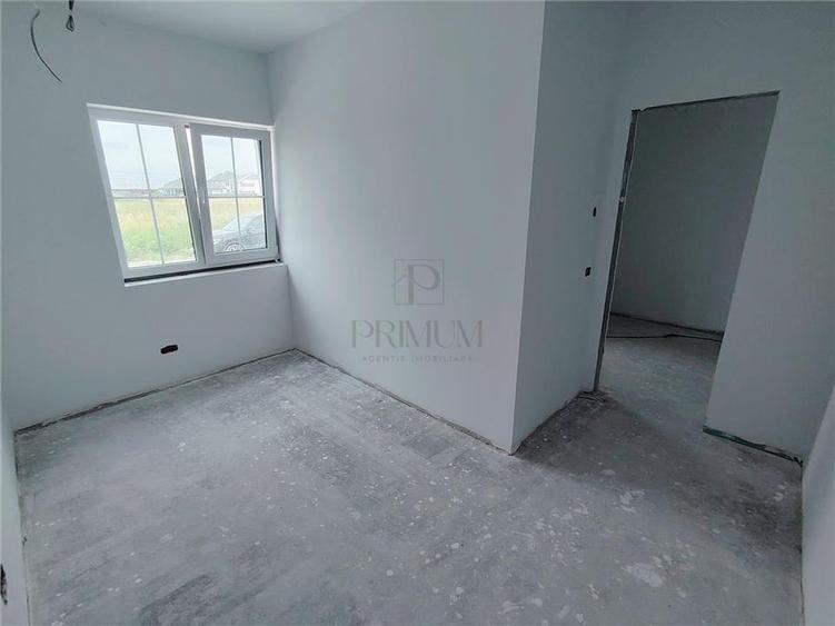 Duplex cu 5 camere cu Canalizare în Moșnița Veche