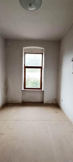 Apartament cu 4 camere semidecomandat în Central
