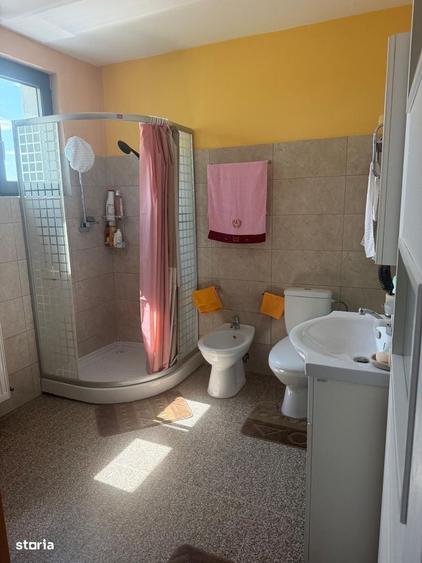 Casă cu 3 camere în Central