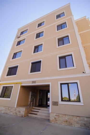 Apartament cu 3 camere decomandat, mobilat în Faleza Nord