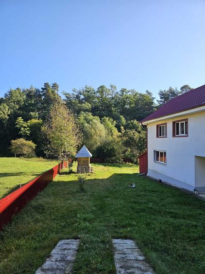 Casă cu 4 camere decomandat în Bistrița