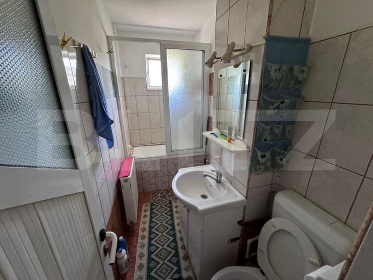 Apartament cu 3 camere semidecomandat în Micro 11