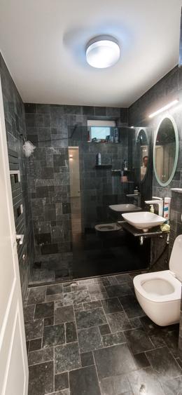 Apartament cu 3 camere semidecomandat în Tomis II