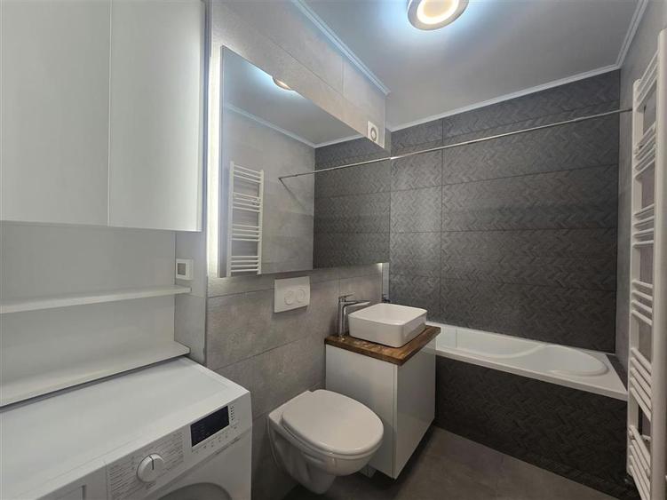 Apartament cu 3 camere decomandat în Tomis Plus