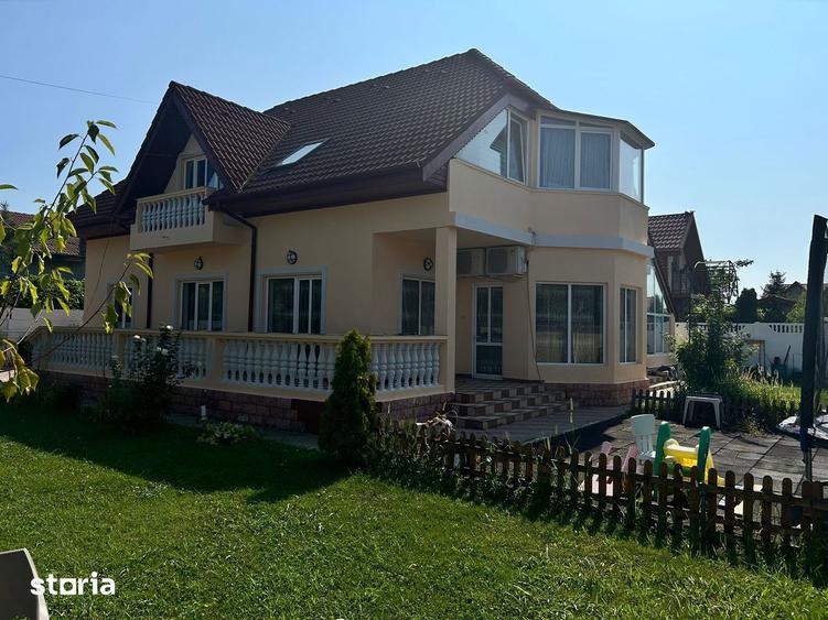 Casă cu 5 camere cu Canalizare în Central