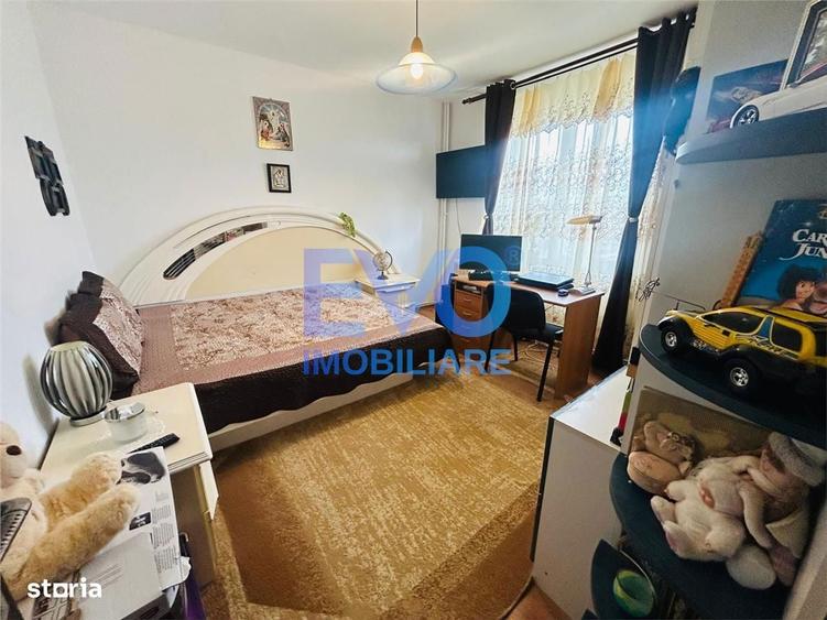 Garsonieră decomandată în Primăverii