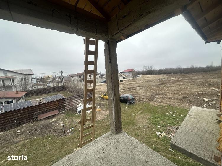 Casă cu 4 camere cu Teren 242 Mp în Ștefăneștii de Jos