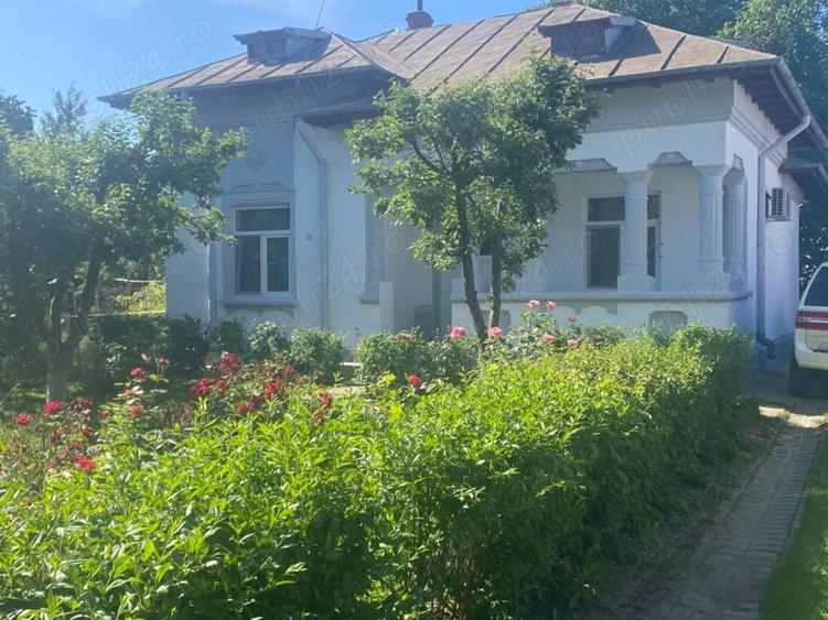 Casă cu Teren 2600 Mp în Periș