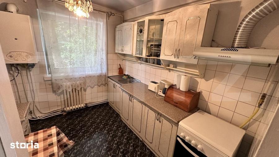 Apartament cu 3 camere decomandat în Central