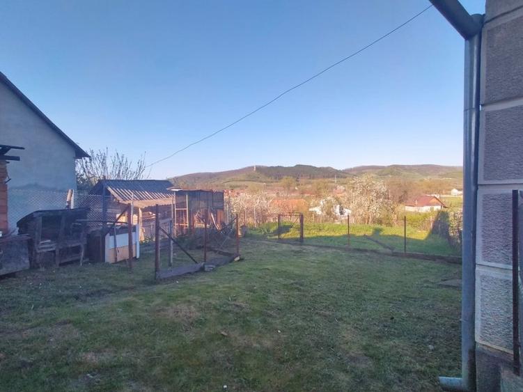 Casă individuală cu 2 camere cu Teren 2980 Mp în Panticeu