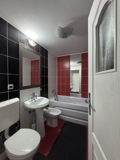 Apartament cu 3 camere decomandat în Nord