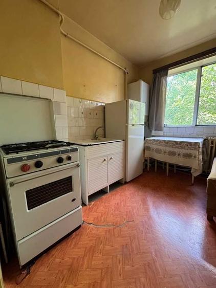 Apartament cu 2 camere semidecomandat în Calea Galați