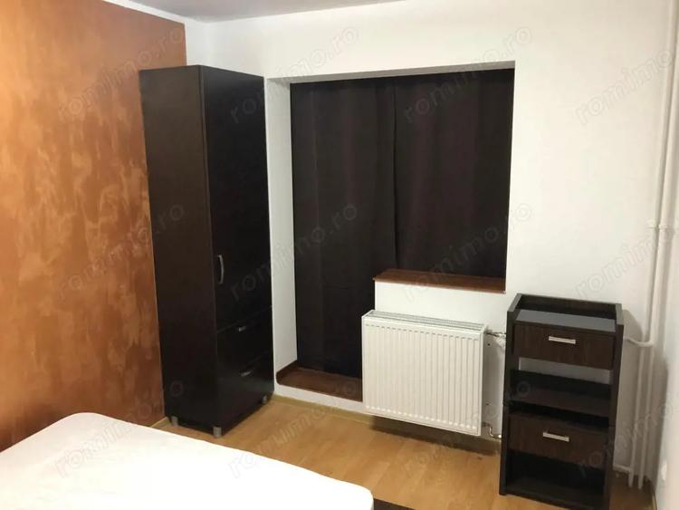 Apartament cu 3 camere semidecomandat, mobilat în Bucovina