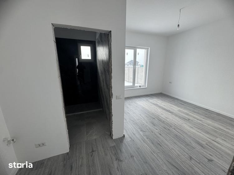 Casă cu 3 camere decomandat cu Teren 400 Mp în Berceni