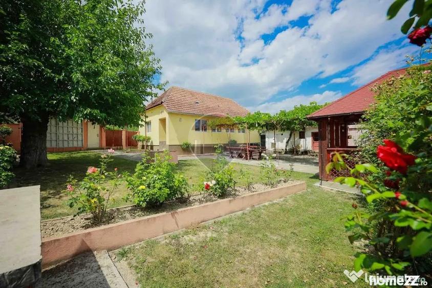 Casă cu 3 camere cu Teren 8788 Mp în Forosig
