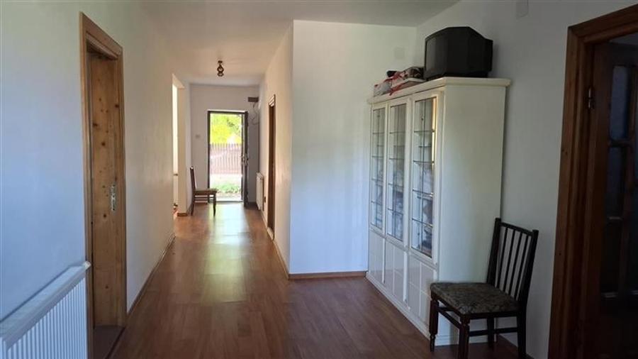 Casă individuală cu 4 camere cu Teren 1250 Mp în Petrești