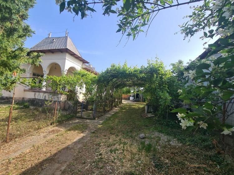 Casă individuală cu 4 camere cu Canalizare în Coteana