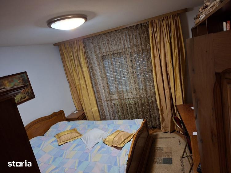 Apartament cu 3 camere decomandat în Popa Șapcă
