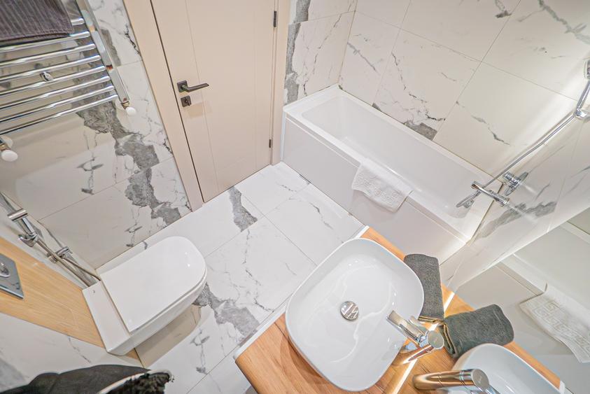 Apartament cu 3 camere, mobilat în Universitate