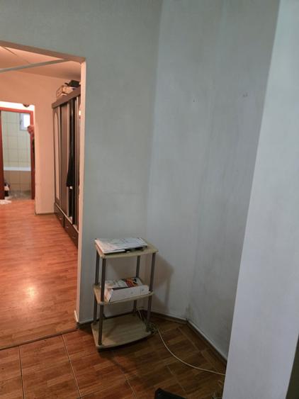 Apartament cu 3 camere decomandat în Dristor
