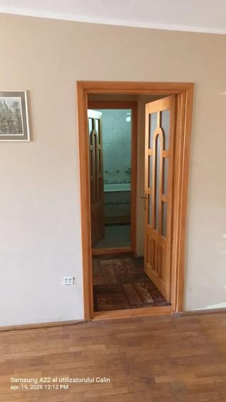 Apartament cu 3 camere semidecomandat în Central
