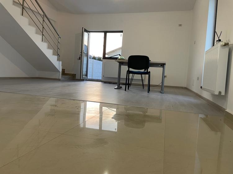 Duplex cu 4 camere cu Canalizare în Cornetu