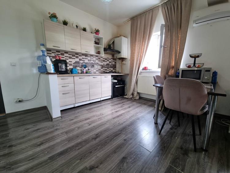 Apartament cu 3 camere în Berceni