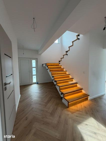 Casă cu 5 camere cu Teren 432 Mp în Chinteni
