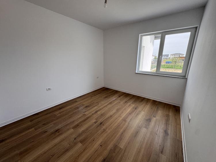 Duplex cu 3 camere cu Canalizare în Moșnița Nouă
