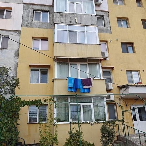 Apartament cu 2 camere semidecomandat în Valea Rosie