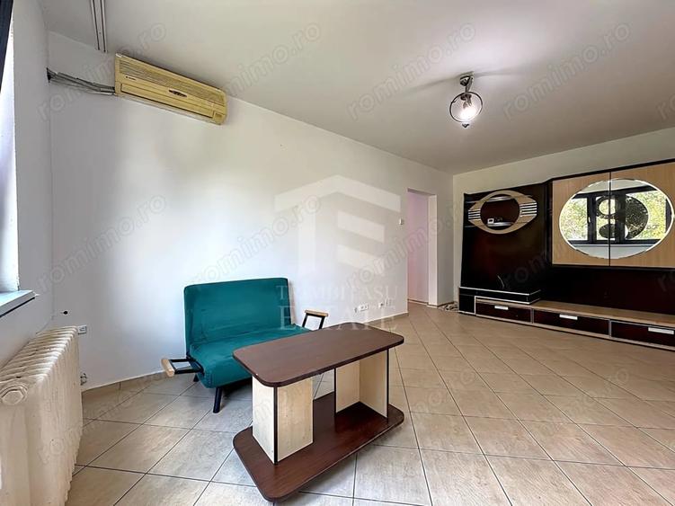 Apartament cu 3 camere semidecomandat în Sud