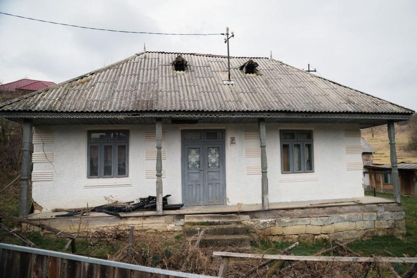 Casă individuală cu 5 camere cu Garaj în Strugari